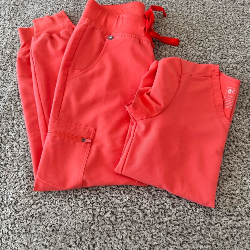 Figs Catarina Scrub Top and Joggers XXS and XSP Hot Coral